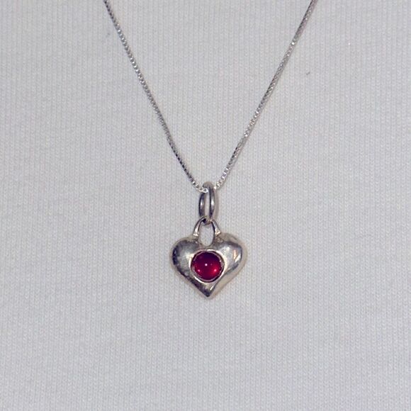 925 Silver small heart pendant with July (red) birthstone with chain - Picture 1 of 6